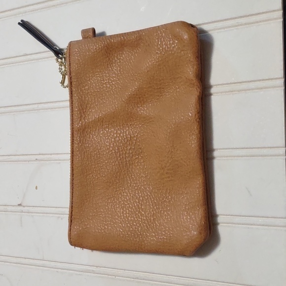 Steve Madden Tan Small Zip Up Make Up Holder Travel Size 5H X 7L - Picture 3 of 7